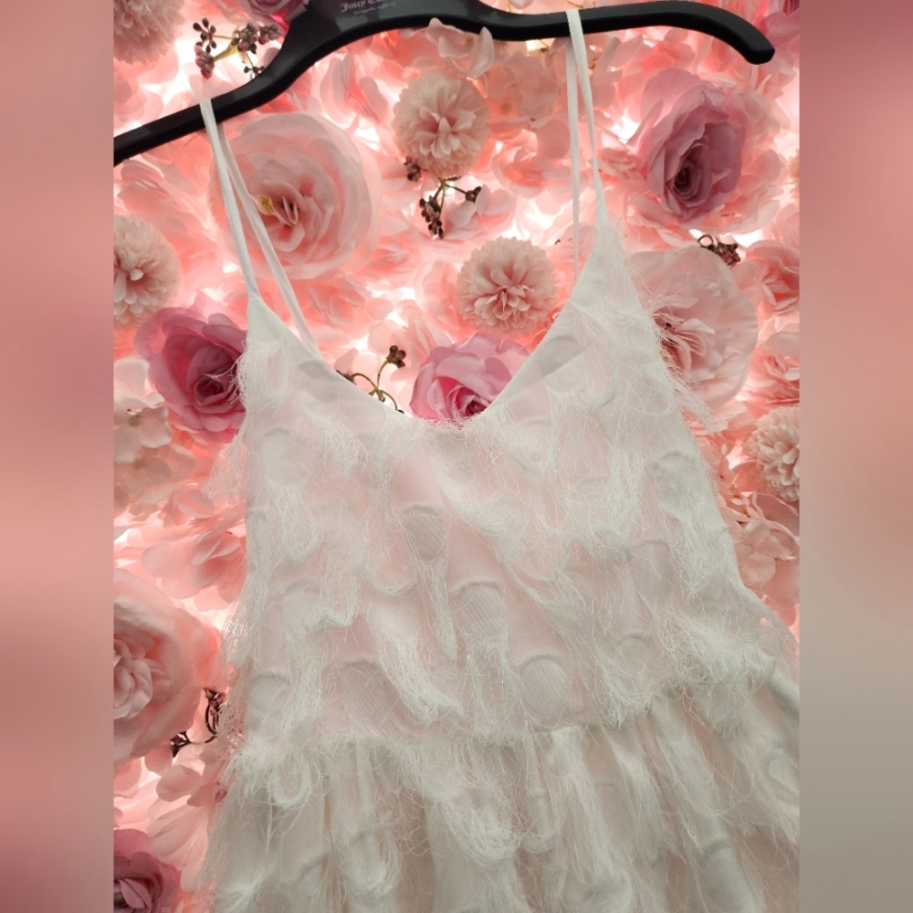 Elegant White Fringe Dress - Picture 3 of 4